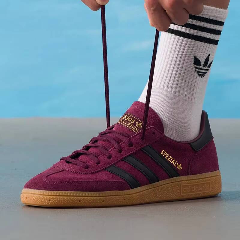 アディダス サンバ トレフォイル ユニセックス ロートップ  - Adidas Shoes Samba のレビューと価格
