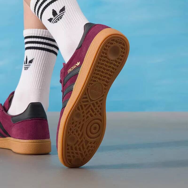 アディダス サンバ トレフォイル ユニセックス ロートップ  - Adidas Shoes Samba のレビューと価格